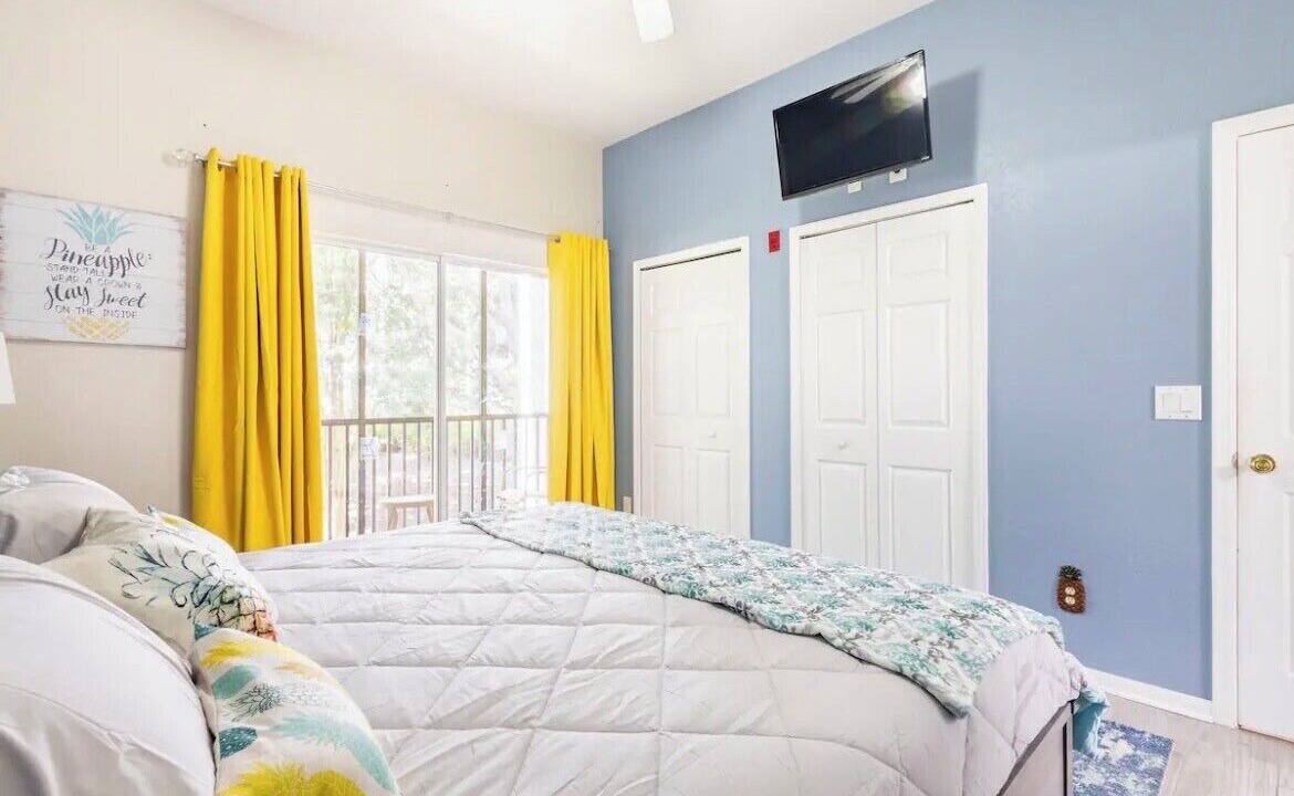 Photo of Bedroom in Bahama Bay
