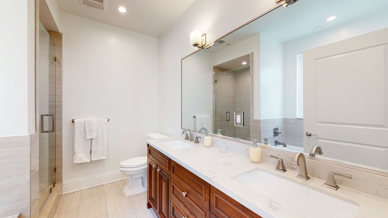 Photo of Bathroom in Pico - Robertson