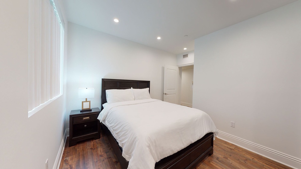 Photo of Bedroom in Pico - Robertson