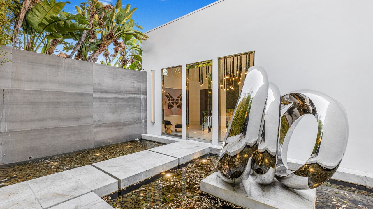 Photo of Outdoor in Hollywood Hills West