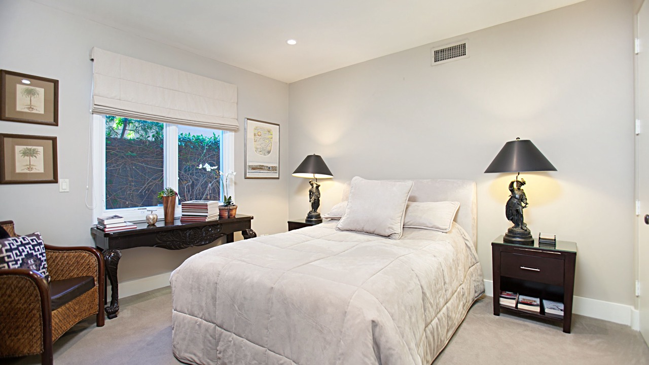 Photo of Bedroom in La Jolla Shores
