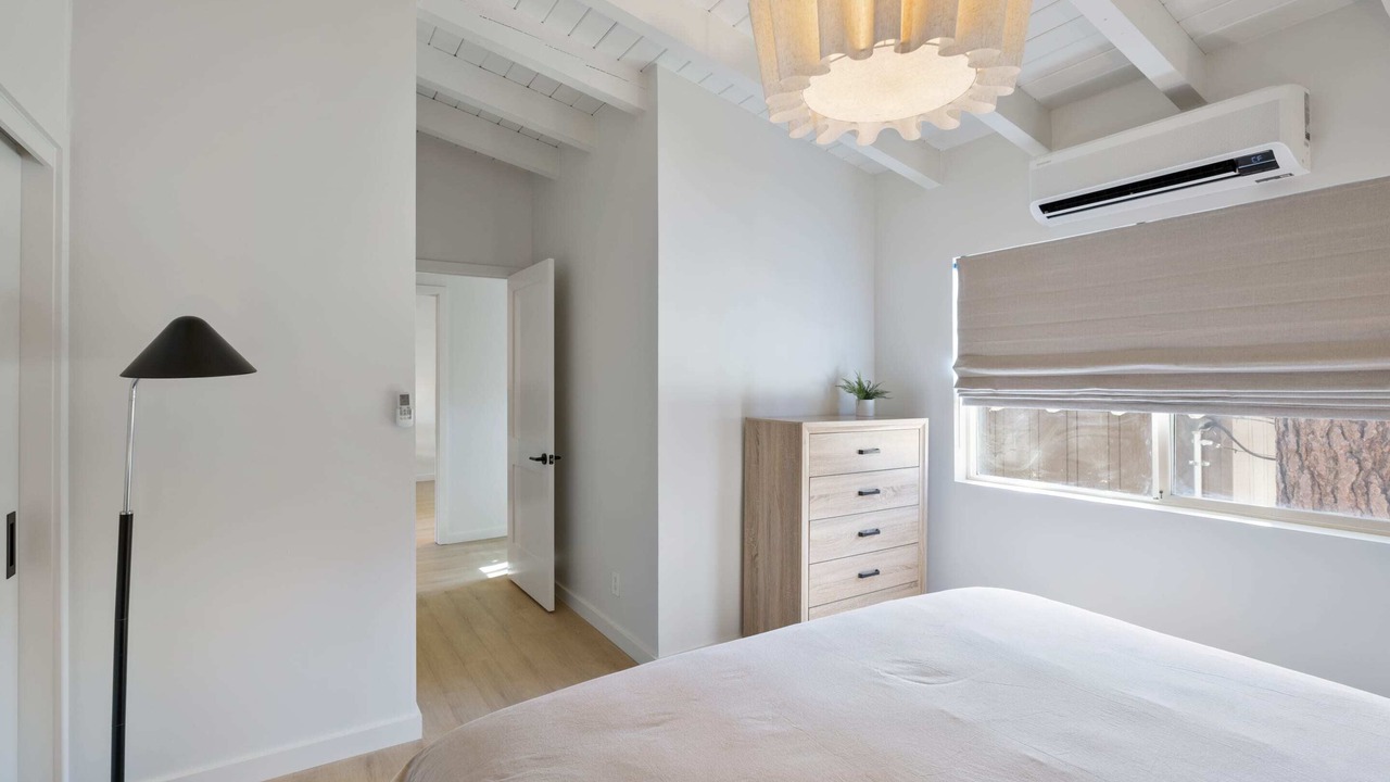 Photo of Bedroom in Lakeside Park