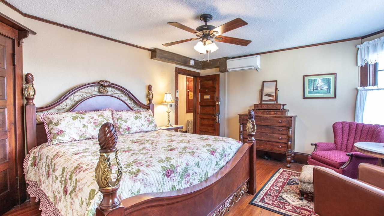 Photo of Bedroom in Badin