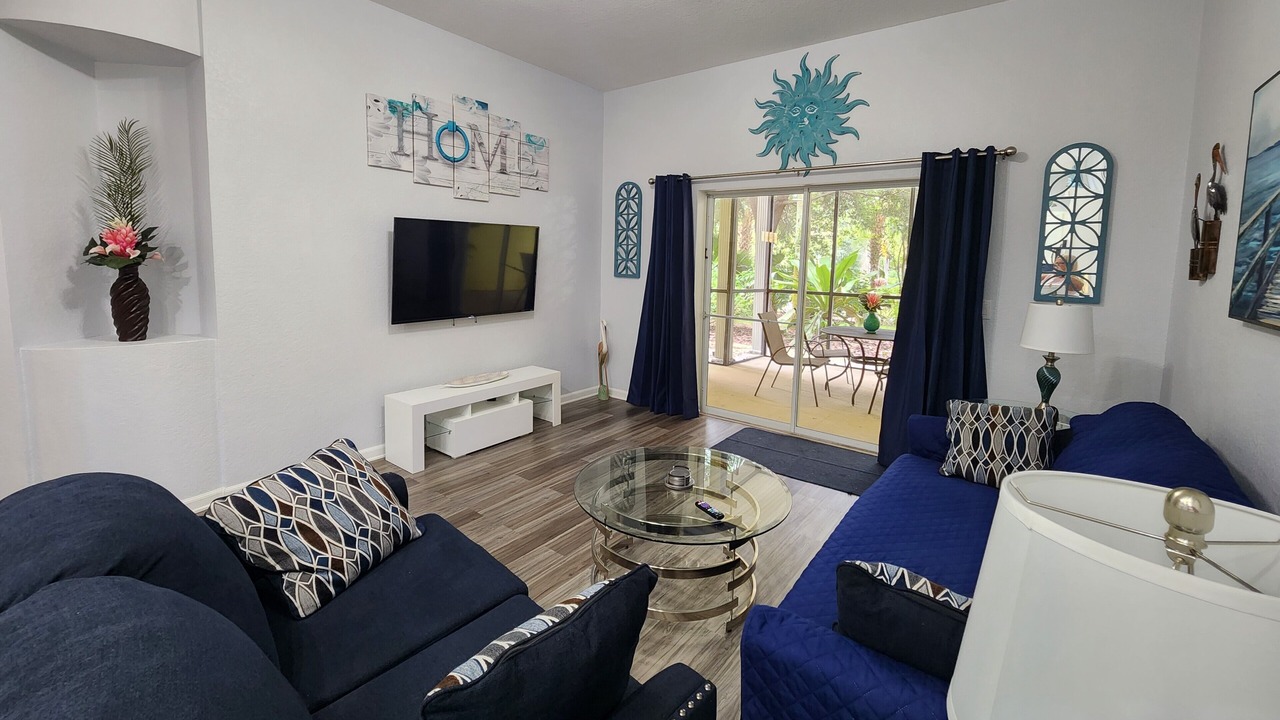 Photo of Livingroom in Bahama Bay