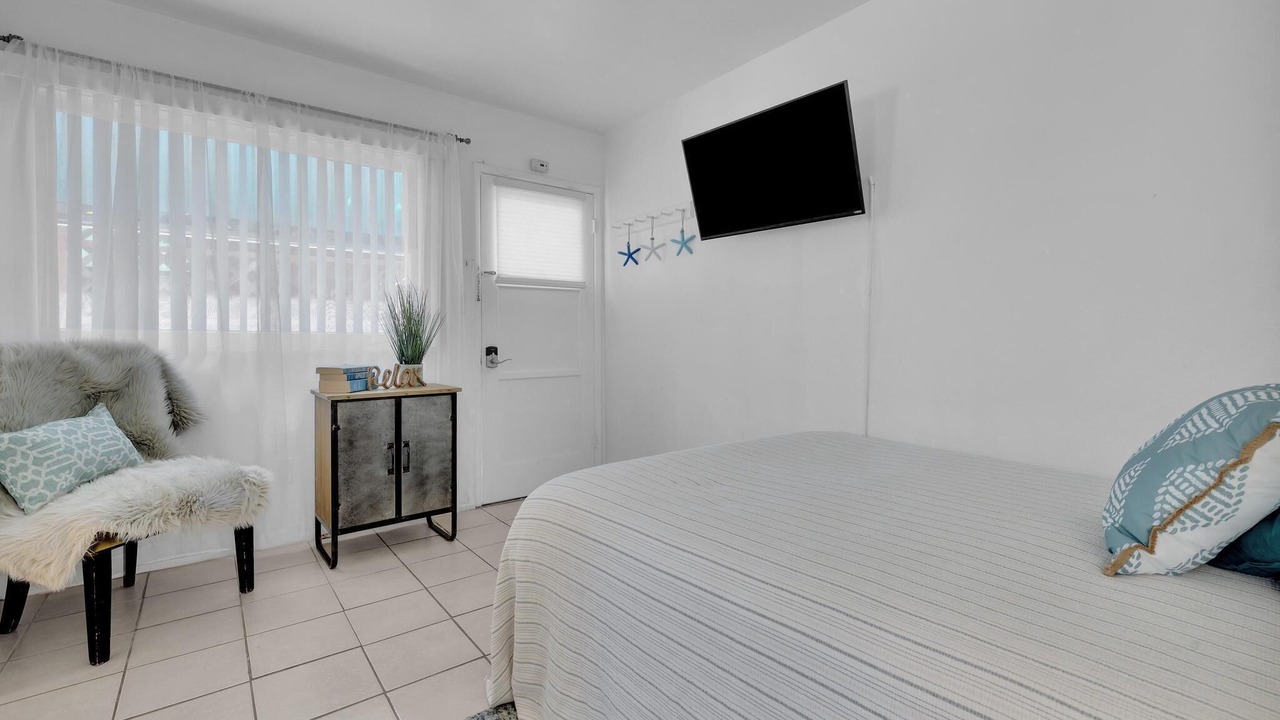 Photo of Bedroom in Pacific Beach