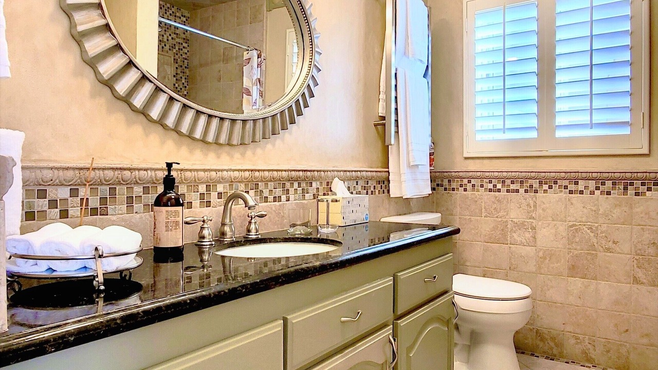 Photo of Bathroom in North of Wilshire