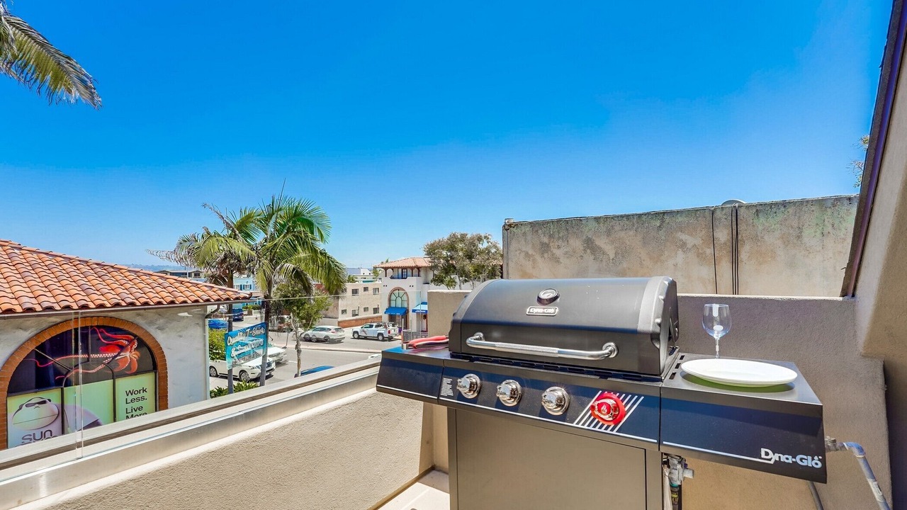 Photo of Patio Balcony in Mission Beach