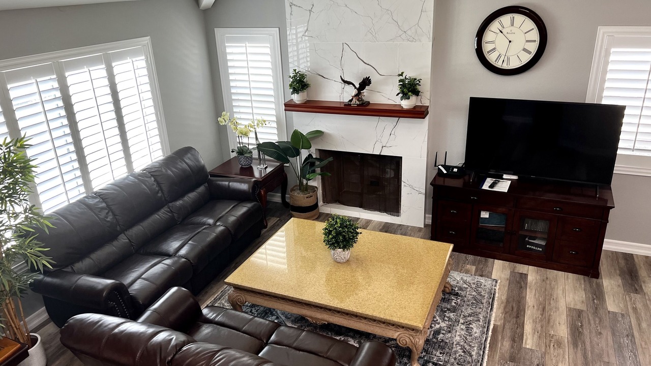 Photo of Livingroom in Bay Terraces