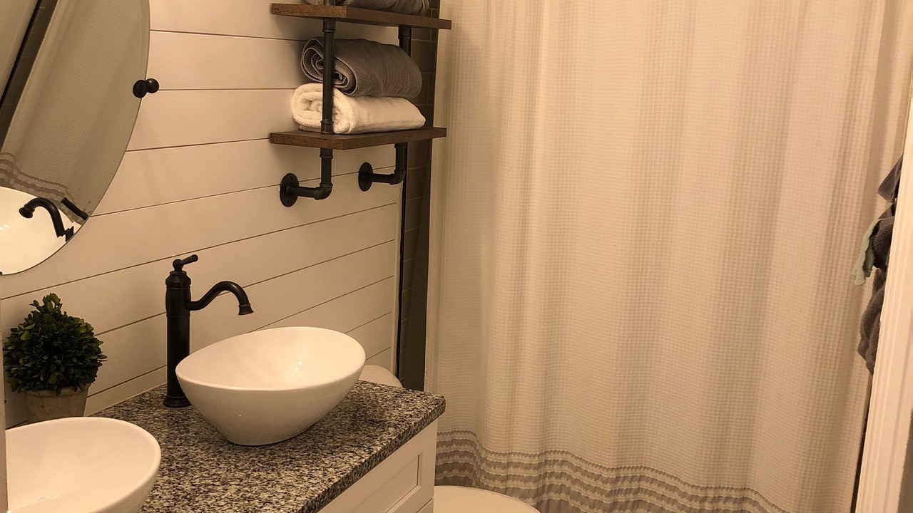 Photo of Bathroom in Optimist Park