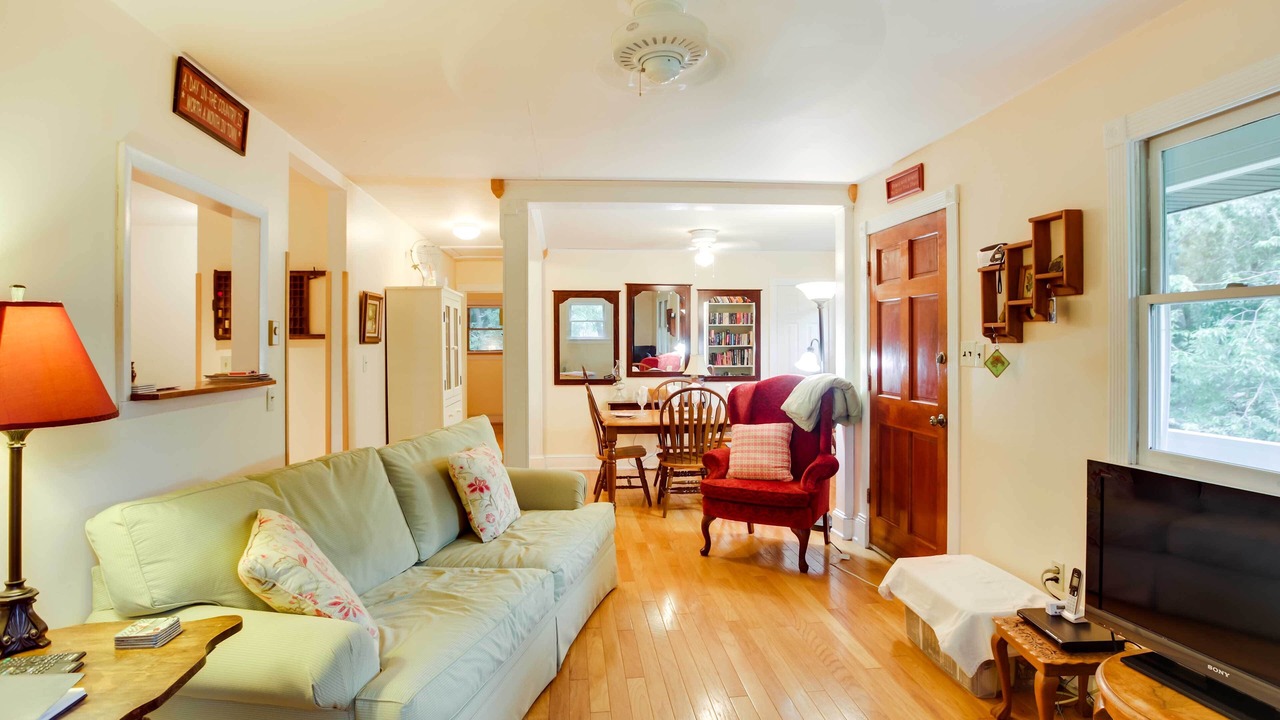 Photo of Bedroom in Montebello