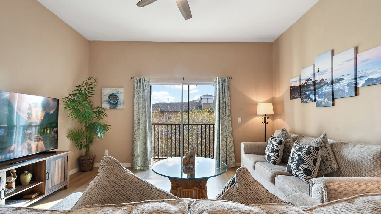 Photo of Livingroom in Bahama Bay