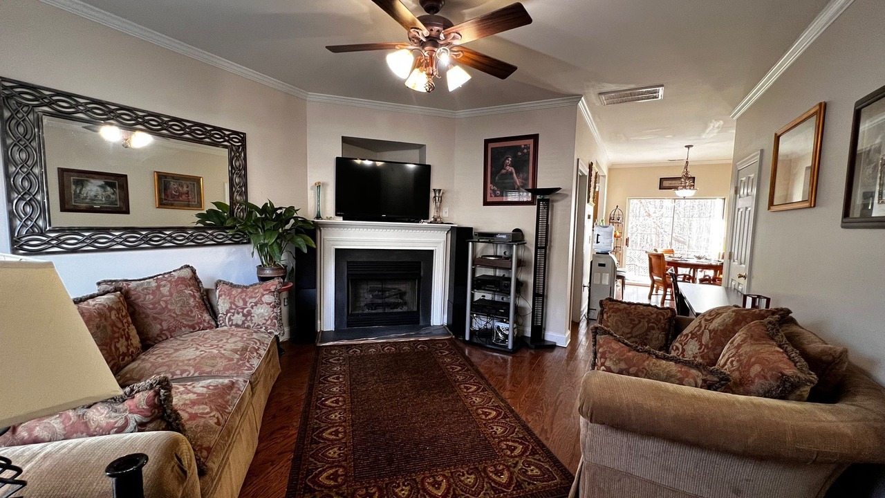 Photo of Livingroom in Newell