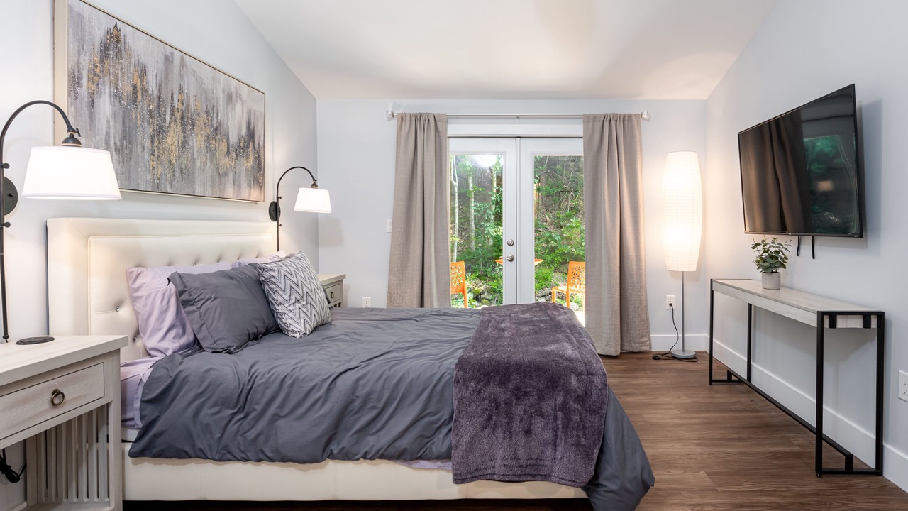 Photo of Bedroom in Weaverville