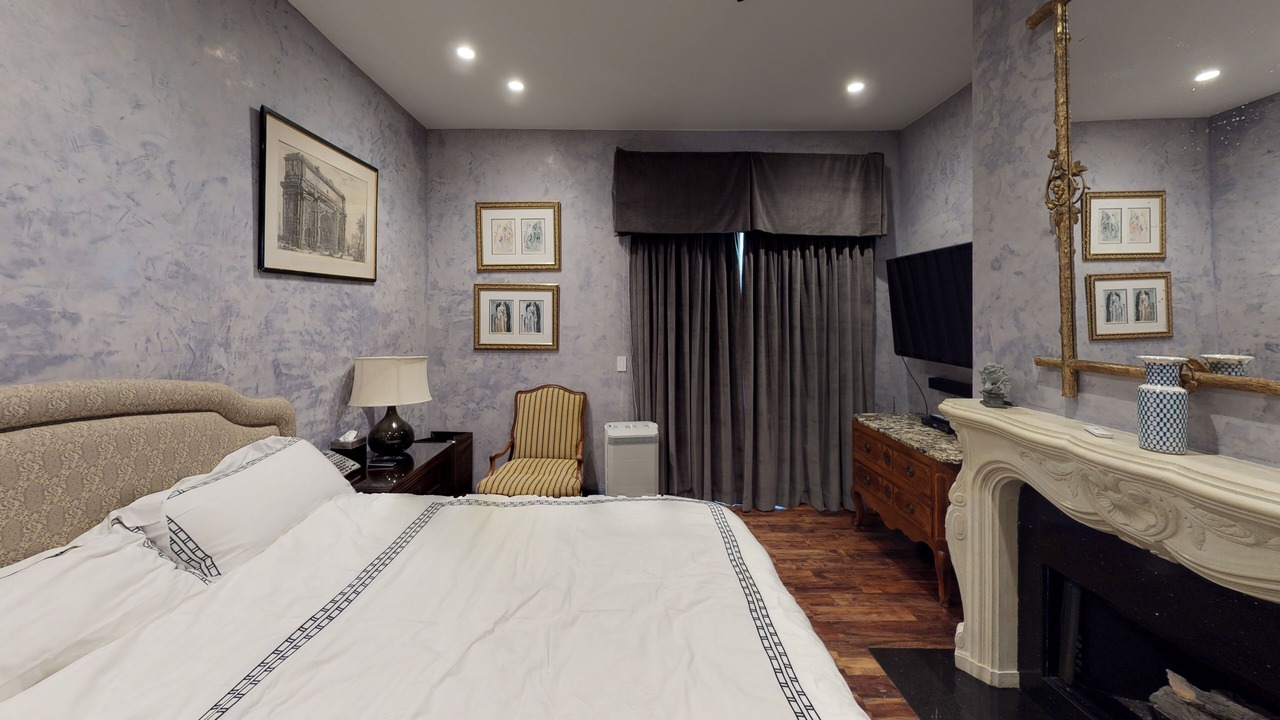 Photo of Bedroom in Beverly Glen