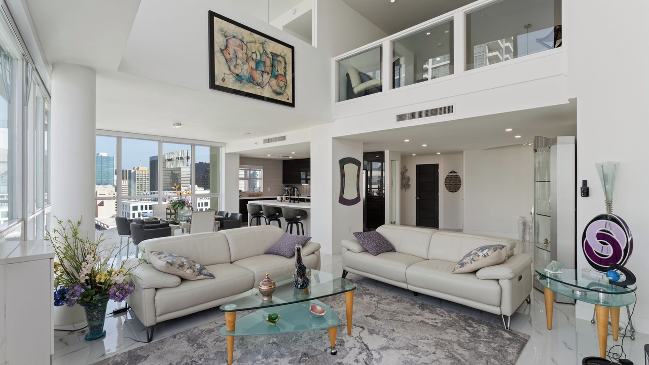 Photo of Livingroom in Downtown San Diego