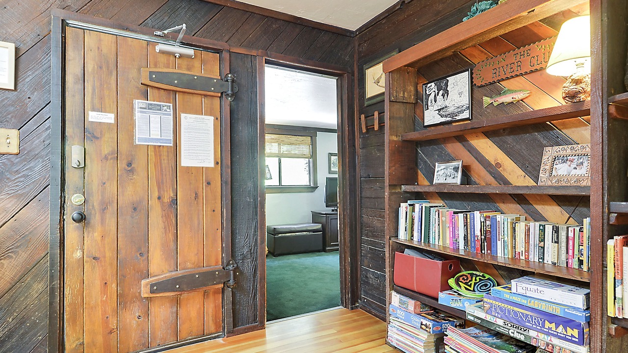 Photo of Bedroom in Guerneville