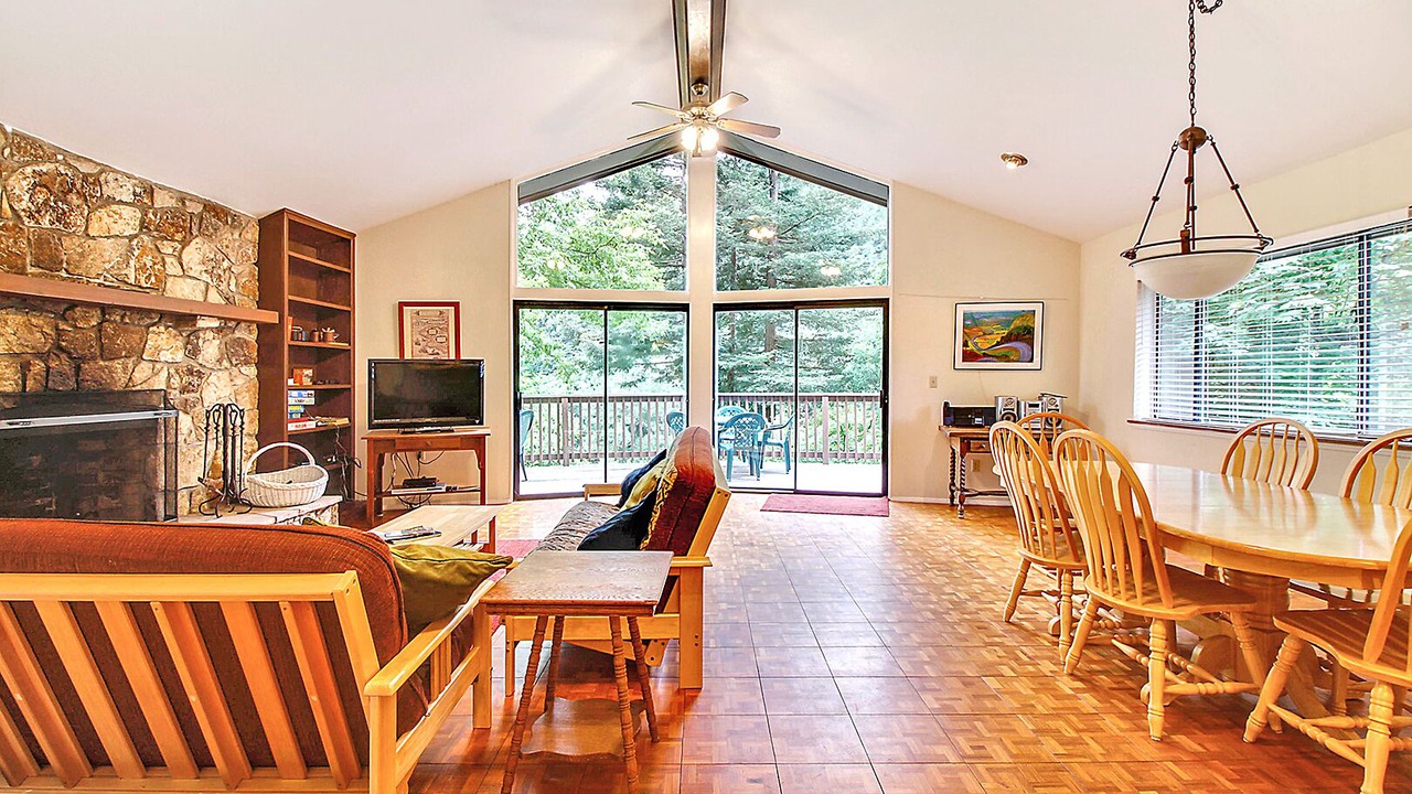 Photo of Bedroom in Guerneville