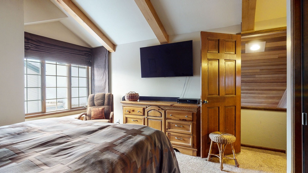 Photo of Bedroom in Mammoth Lakes
