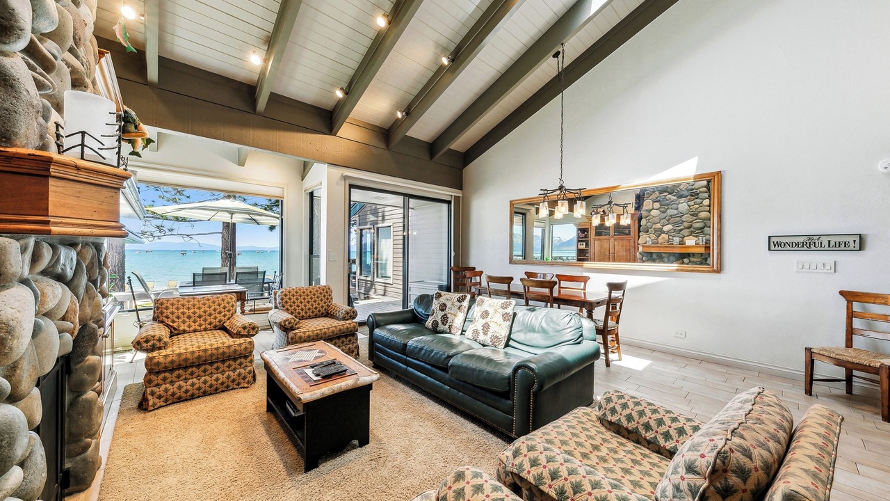 Photo of Livingroom in South Lake Tahoe