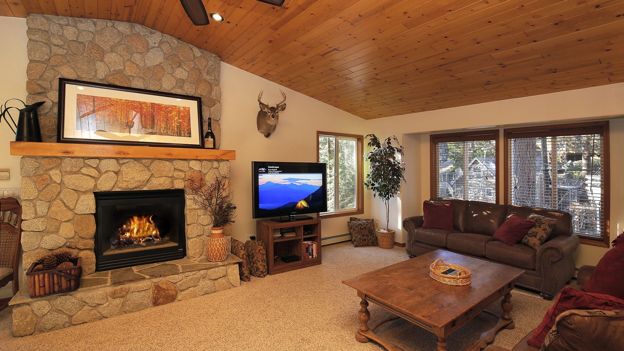 Photo of Livingroom in Zephyr Cove