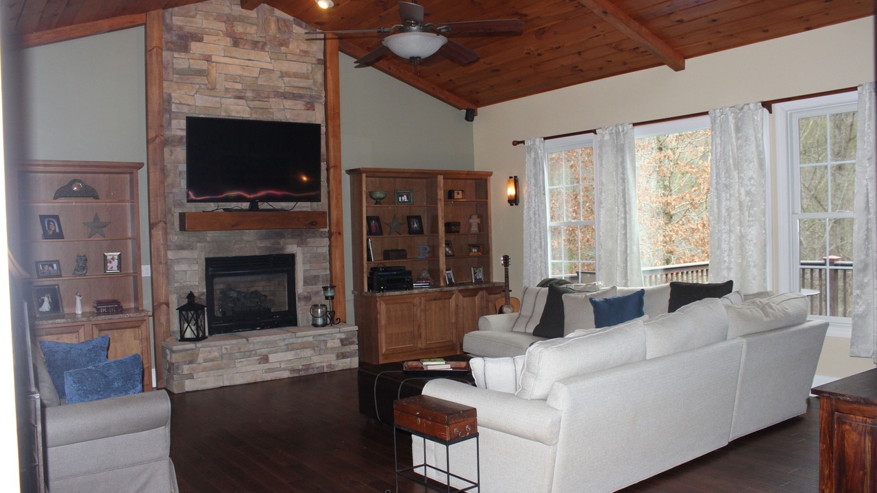 Photo of Livingroom in Woodfin