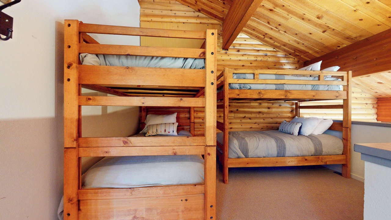 Photo of Bedroom in Mammoth Lakes
