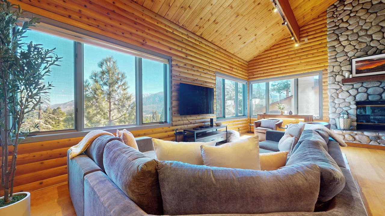 Photo of Livingroom in Mammoth Lakes