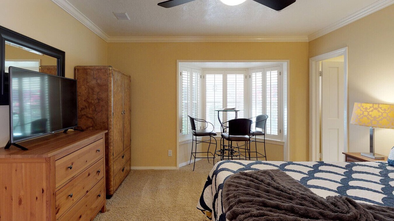 Photo of Bedroom in The Movie Colony