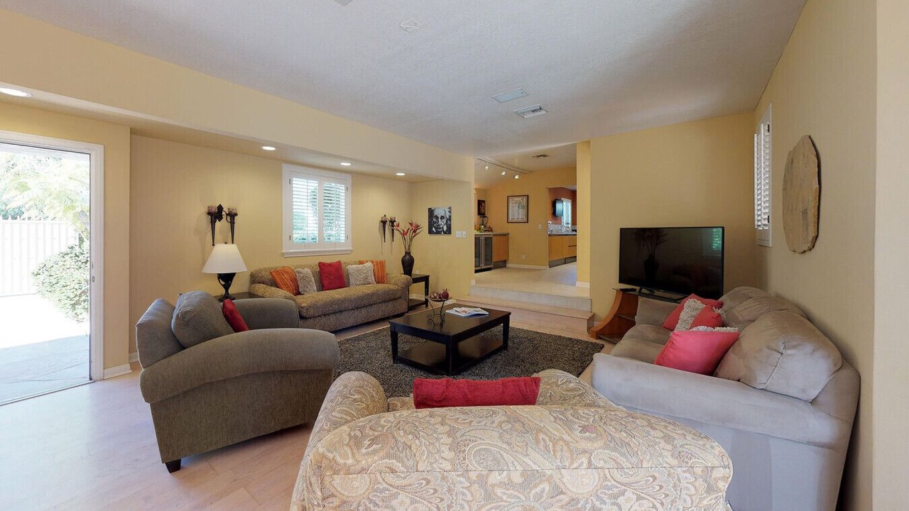 Photo of Livingroom in The Movie Colony
