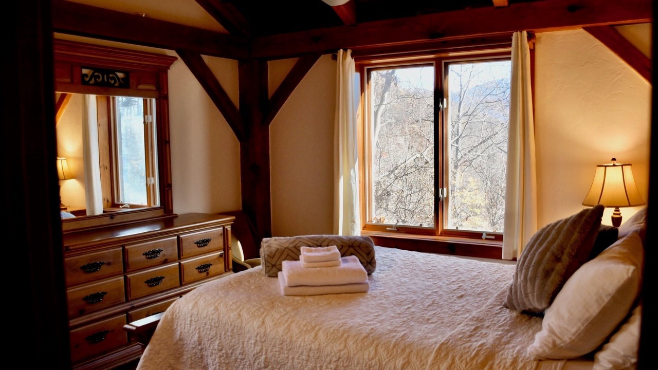 Photo of Bedroom in Laurel Ridge