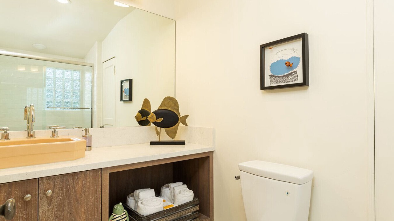 Photo of Bathroom in The Movie Colony