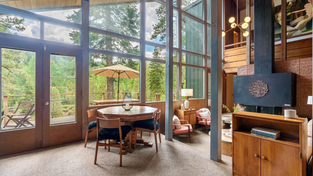 Photo of Livingroom in Alpine Meadows