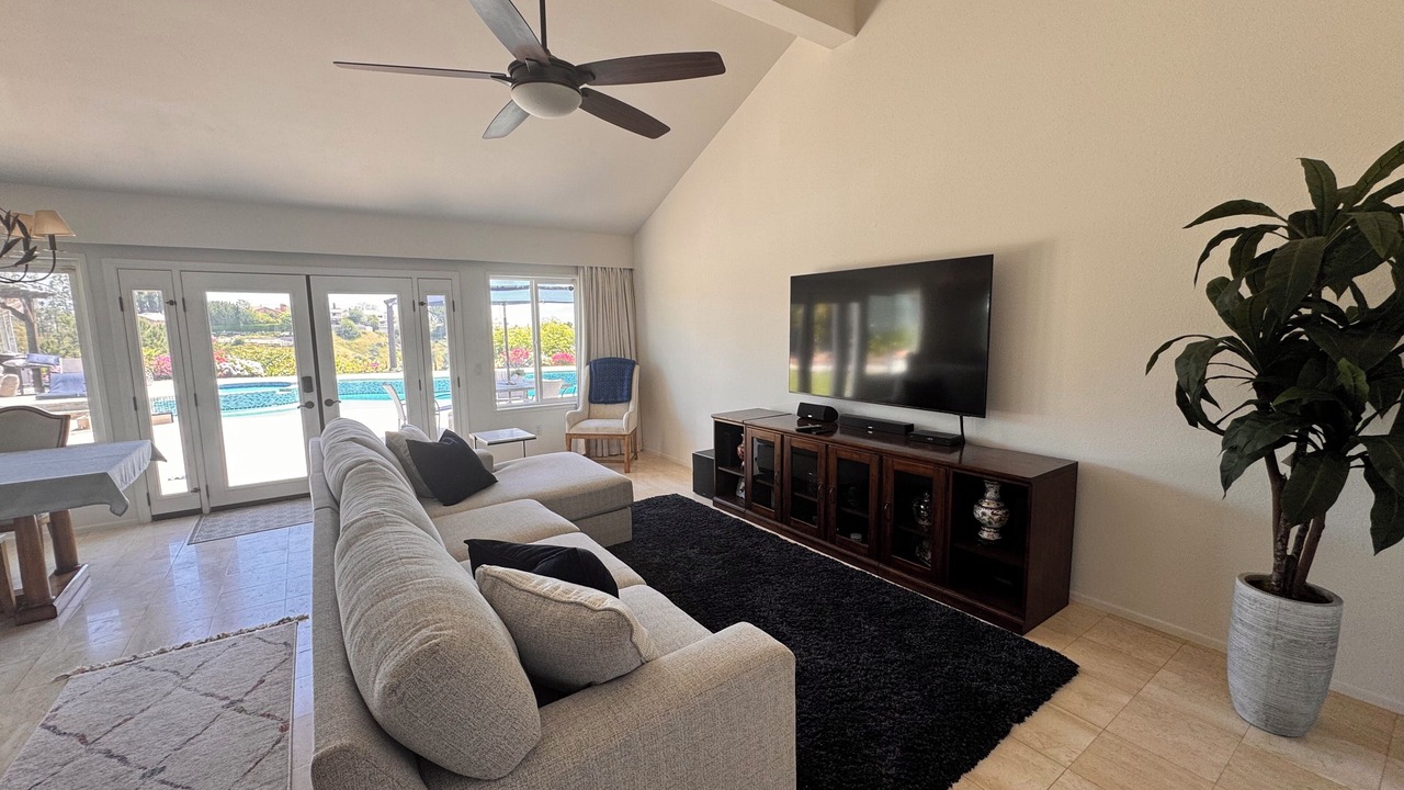 Photo of Livingroom in Porter Ranch