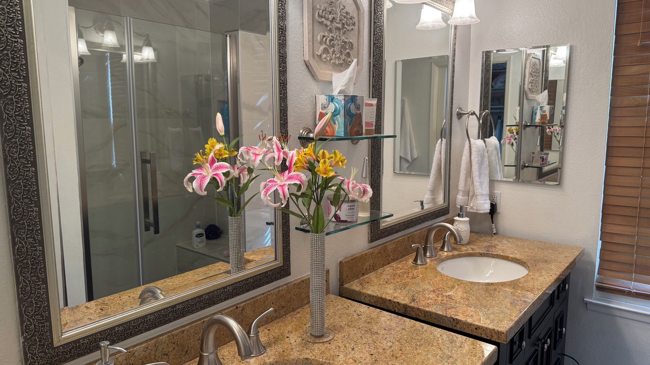 Photo of Bathroom in Porter Ranch