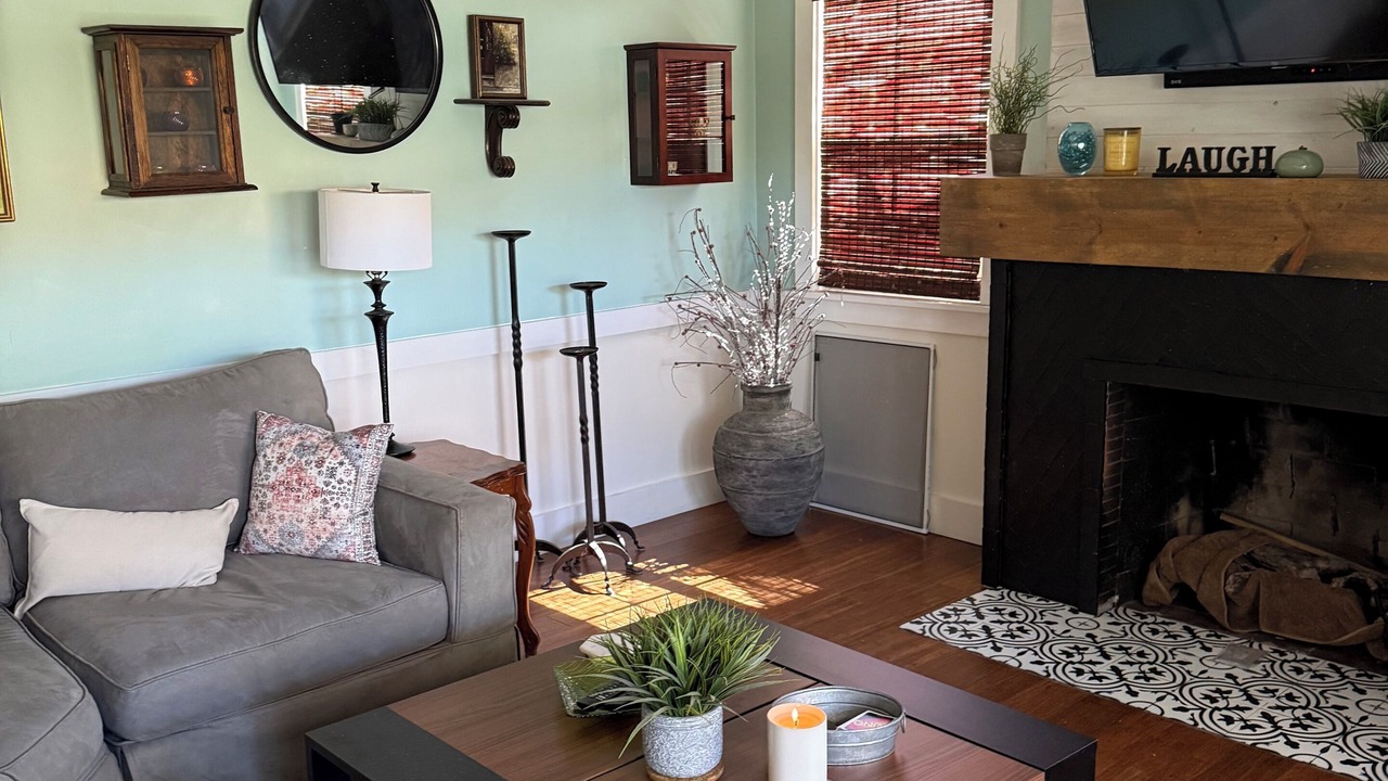 Photo of Livingroom in North Hollywood