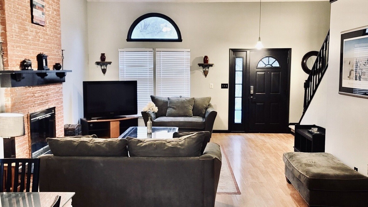 Photo of Livingroom in Pineville