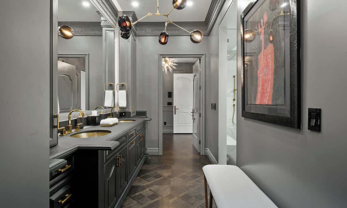 Photo of Bathroom in Hollywood Hills West