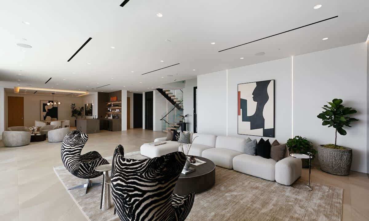 Photo of Others in Bel Air