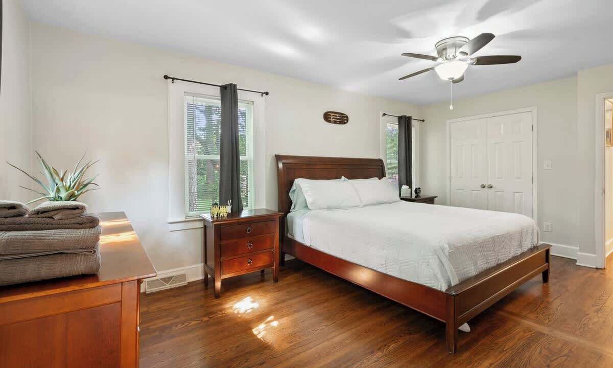 Photo of Bedroom in Commonwealth Park