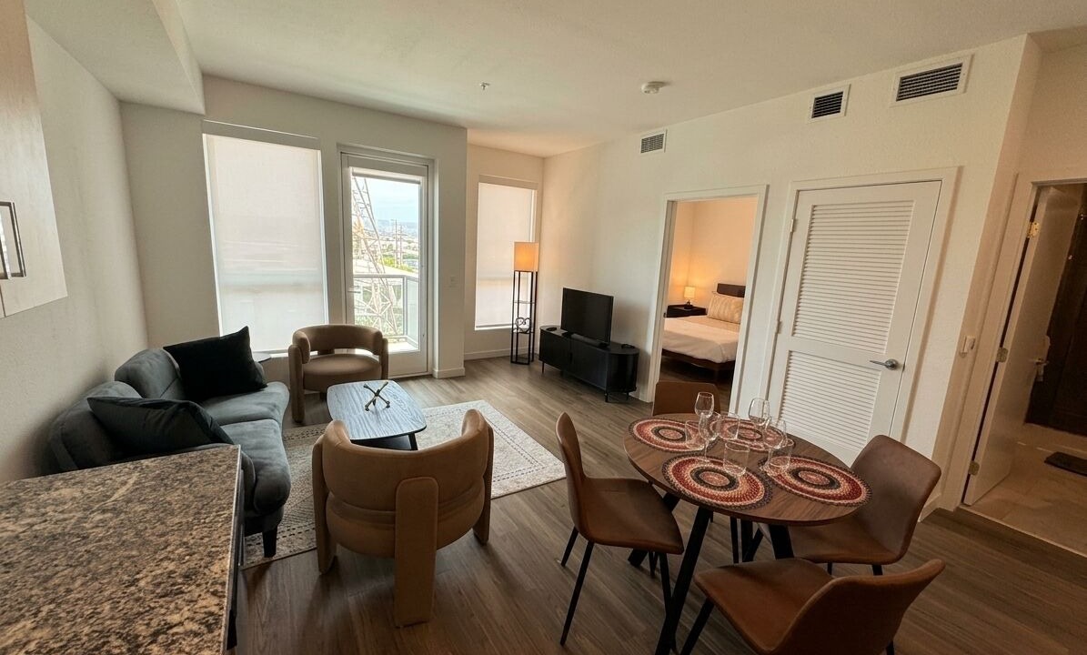 Photo of Livingroom in Northridge