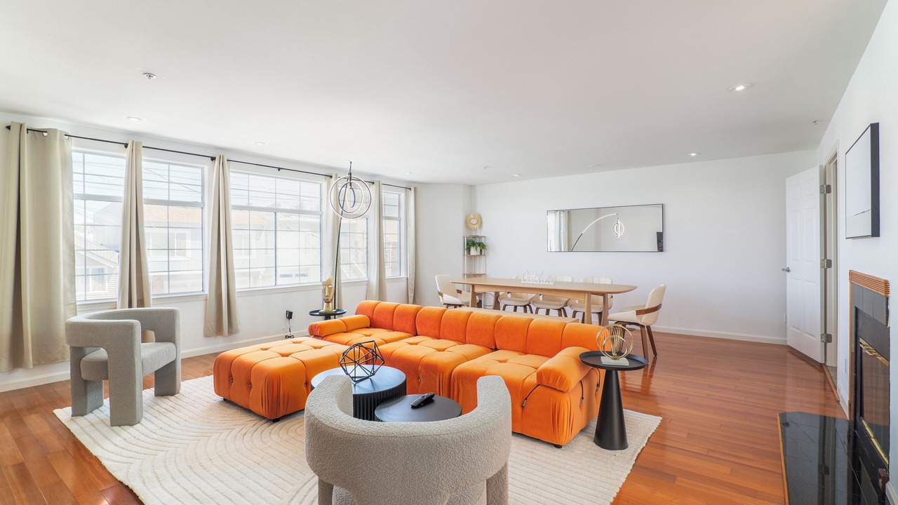 Photo of Livingroom in Daly City