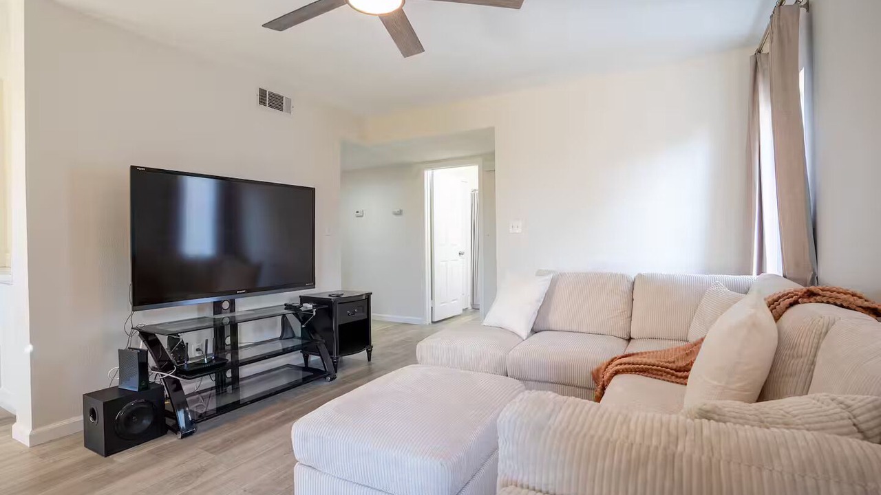 Photo of Livingroom in Palmdale