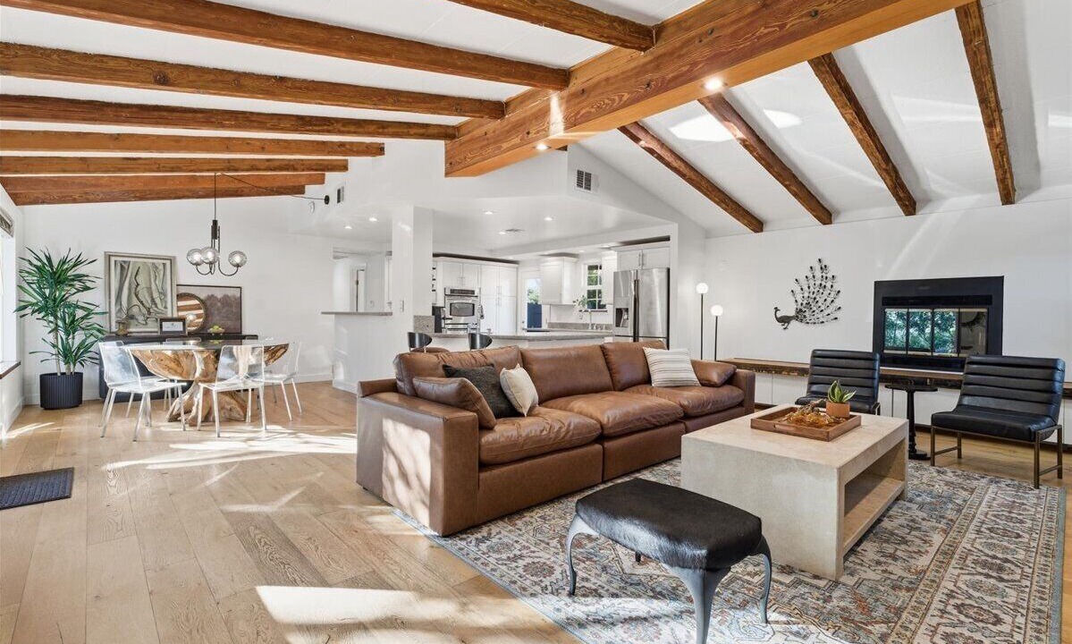 Photo of Livingroom in Fairmount Park