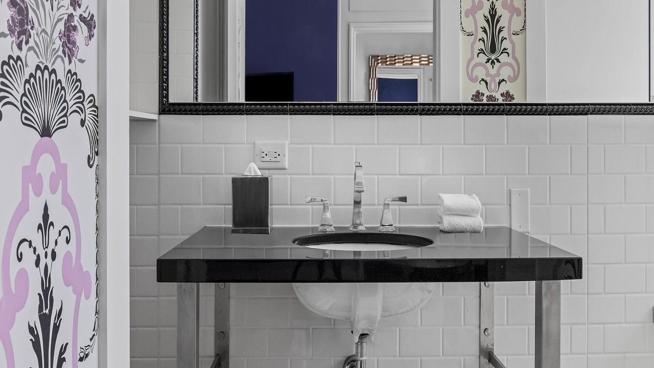 Photo of Bathroom in Park West