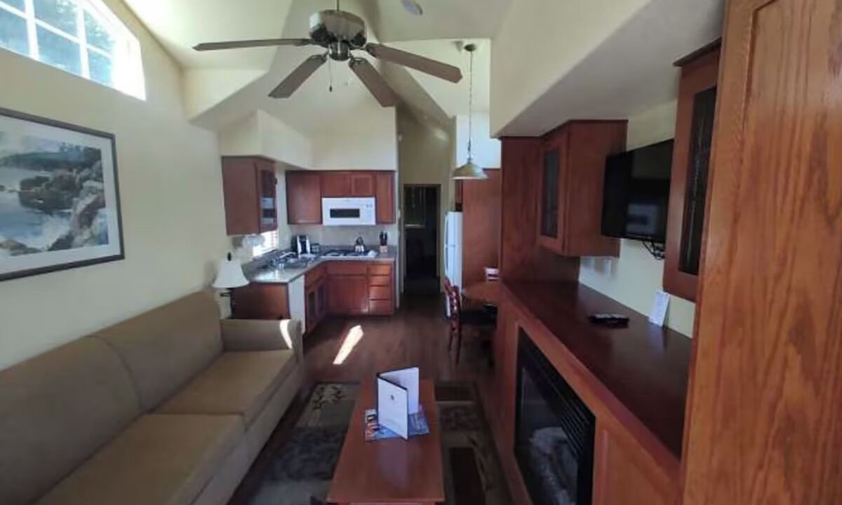 Photo of Livingroom in Point Arena