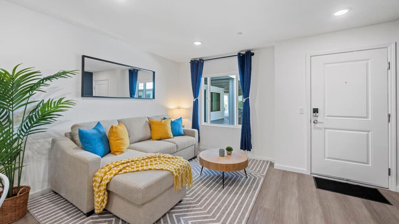 Photo of Livingroom in Crown Point