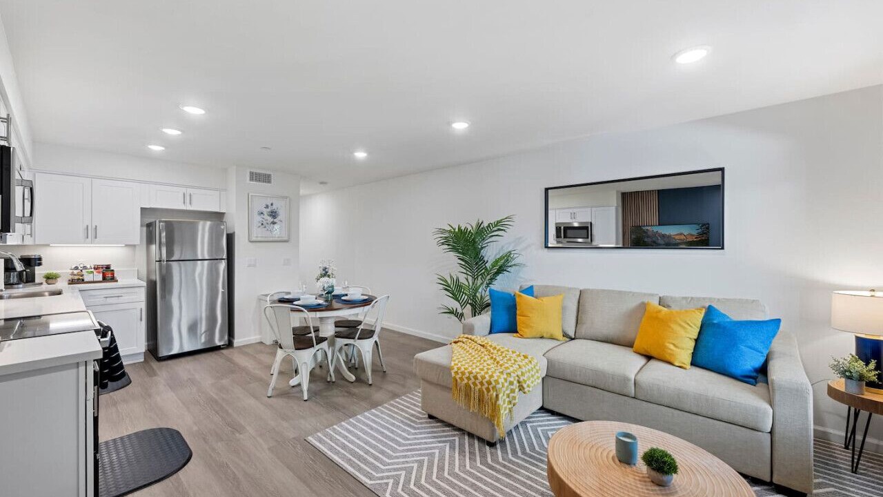 Photo of Livingroom in Crown Point