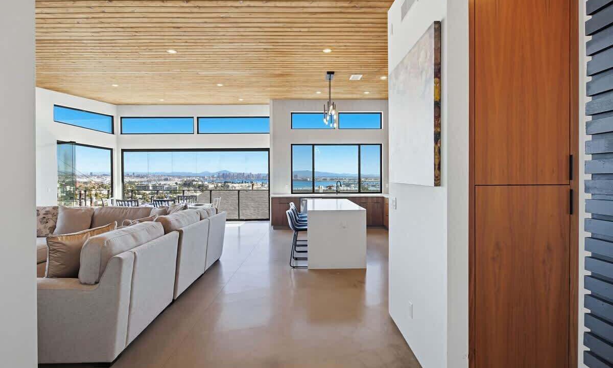 Photo of Livingroom in Roseville - Fleet Ridge