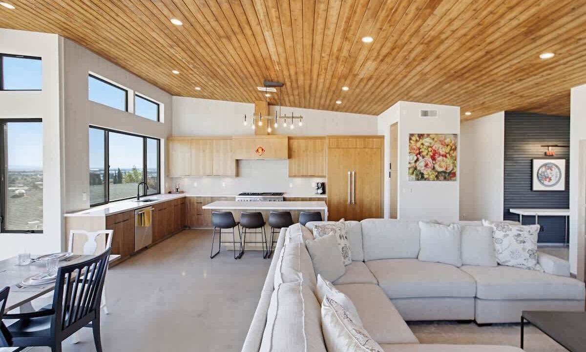 Photo of Livingroom in Roseville - Fleet Ridge