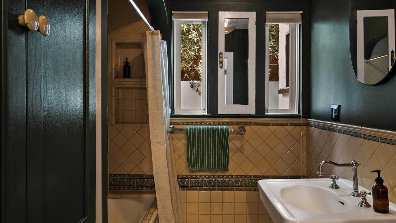 Photo of Bathroom in Beachwood Canyon